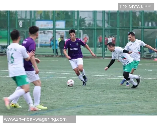 最近足球比赛精彩纷呈各大球队争夺冠军荣耀引发球迷热烈讨论与期待